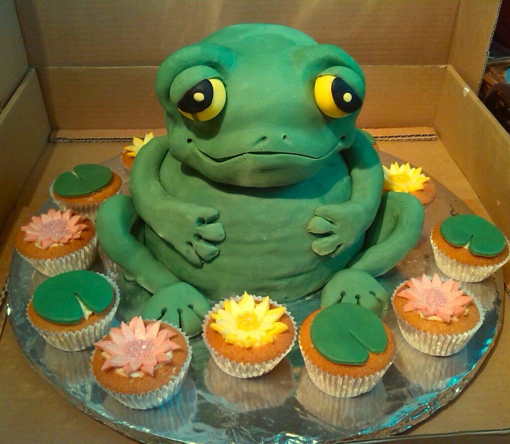 Frog Cake & Cupcakes