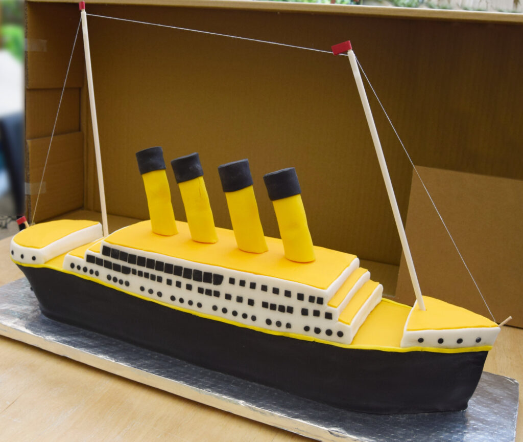 Titanic Cake